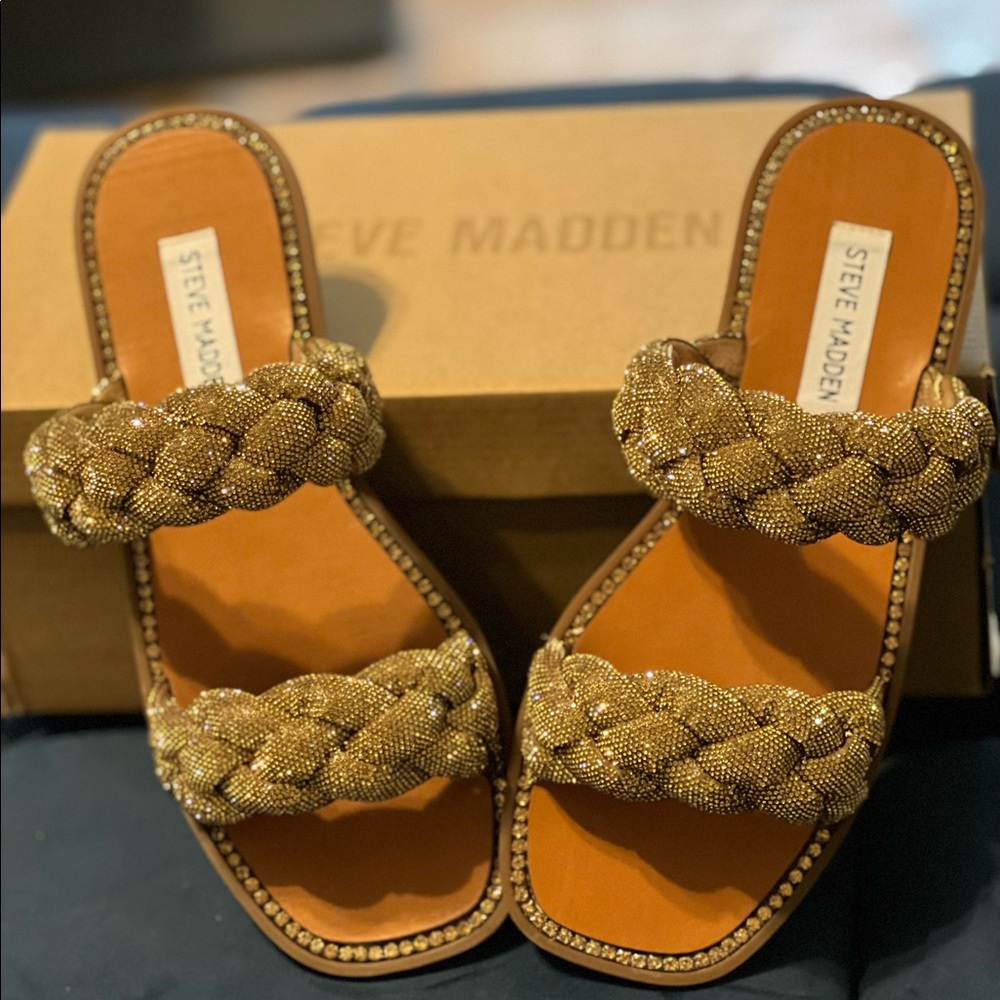 STEVE MADDEN  Newbie Bronze Rhinestone Embellished Sandals sz 8 fit like a 7 1/2